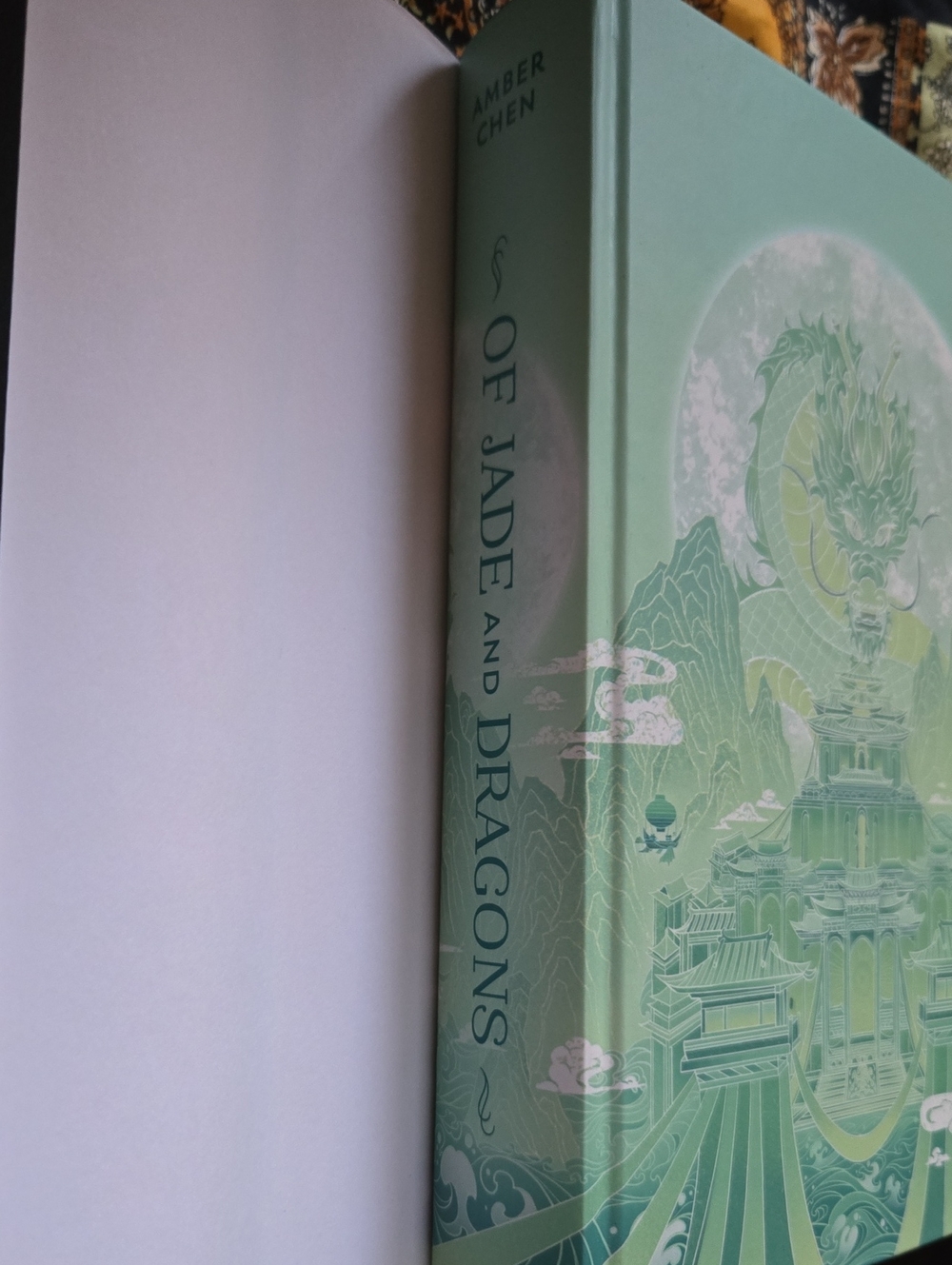 Stunning Illumicrate Of Jade And Dragons exclusive edition by Amber Chen - Picture 8 of 8